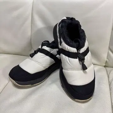 THE NORTH FACE 트랙션 라이트 모크