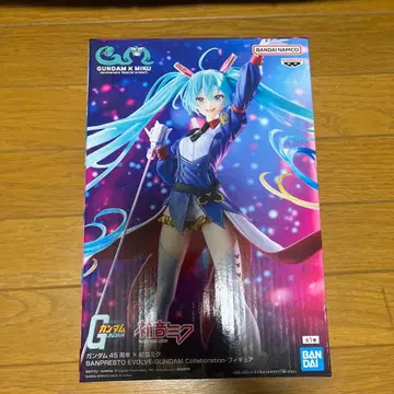 GUNDAM x MIKU 콜라보 피규어