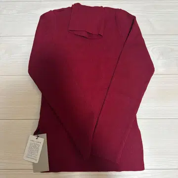 JUSGLITTY 빨간색 터틀넥 니트