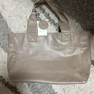 새상품 zucchero 백 즈케로 소프트 카우 가죽 토트백