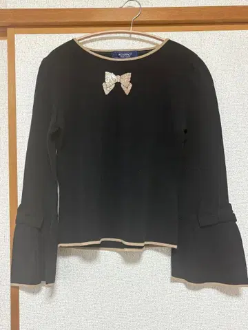 M'S GRACY 블랙 스팽글 리본 니트 40