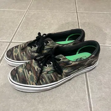 Vans 카모플라쥬 스니커즈