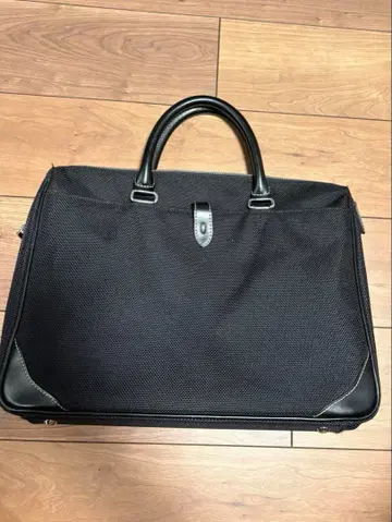 그린 레이블 릴랙싱 비즈니스 백