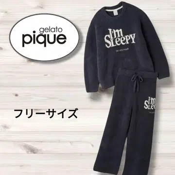 젤라또피케 파우더 쓰리피 로고 자카드 풀오버 & 롱 팬츠 세트