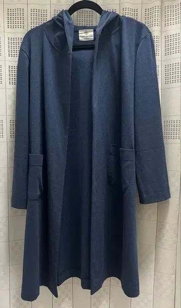 후드 부착 네이비 롱 코트