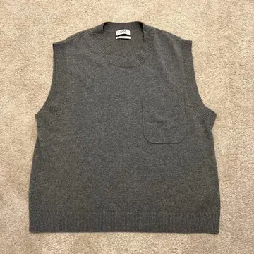 COS 니트 베스트 릴랙스 핏