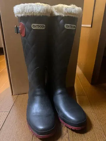 OUTDOOR 퍼 달린 장화