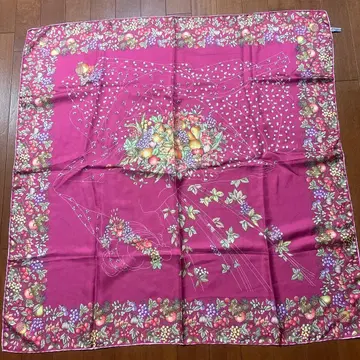 Serica Lariana 실크 100% 스카프