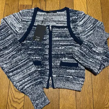 EMODA 트위드 크롭 지퍼 니트