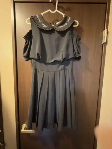 Ank Rouge 오프숄더 원피스 다크 그레이