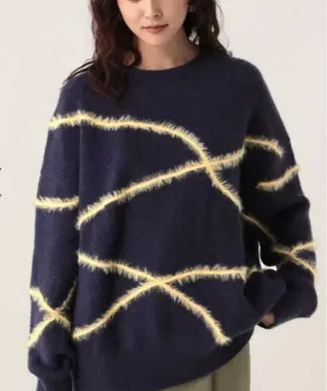 미사용 새상품 엘르 샤기 라인 니트