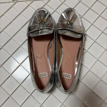 ZARA 실버 로퍼 36