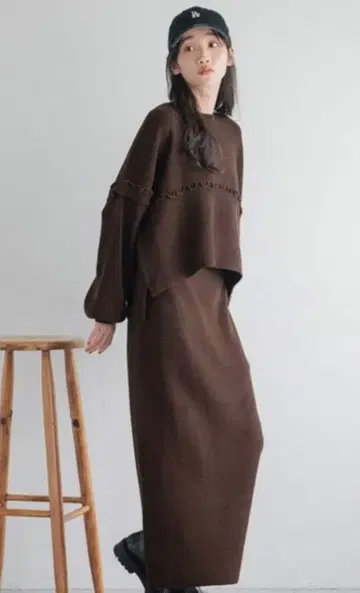 LOWRYSFARM 멜로우 니트 셋업 브라운