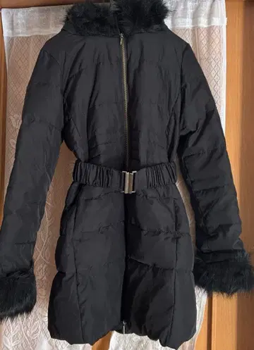 리젝시 후드 부착 다운 코트