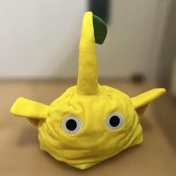 옐로우 컬러 피크민 모자