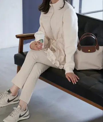 HUIT bouquet 퀼팅 충전솜 페플럼 자켓