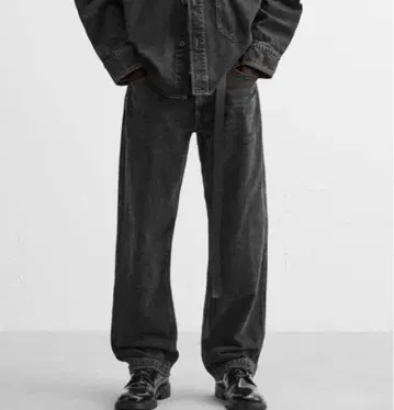 ZARA 테이퍼드 데님 팬츠