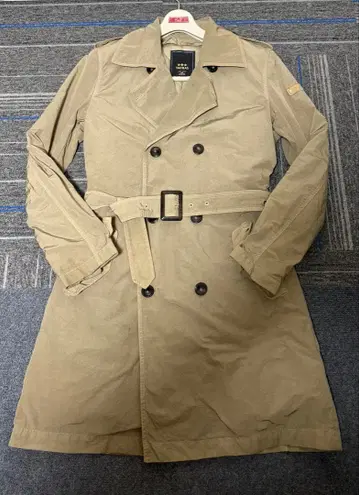 타트라스 다운 트렌치코트