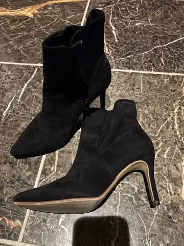 블랙 스웨이드 스틸레토 부티
