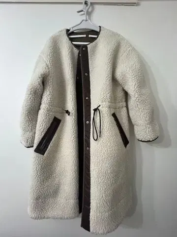 MAISON SPECIAL 리버서블 보아 코트