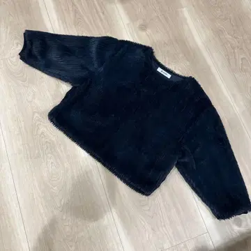 nano 블랙 크롭 긴팔 상의