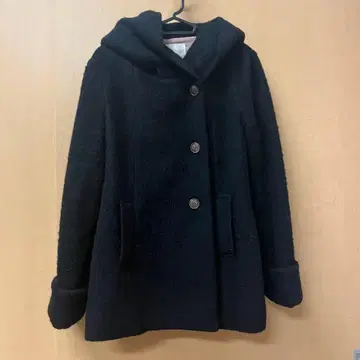 후드 부착 블랙 코트