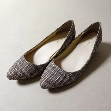 새상품급 Rowena 24.5cm 펌프스