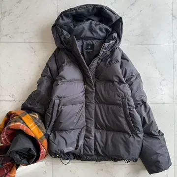 새상품급 23구 시레타프타 컴팩트 다운 코트 숏 손세탁 가능 블랙