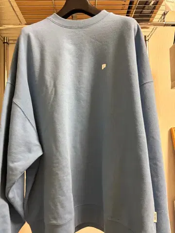 Perushu 백 프린트 맨투맨 라이트 블루