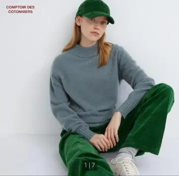 유니클로 UNIQLO 콩트와르 데코토니에 캐시미어 니트 라이트 블루