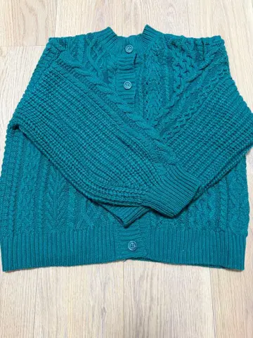 터콰이즈 케이블 니트 스웨터