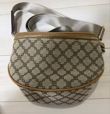 cawaii 어른이 고급스럽게 들 수 있는 바디백