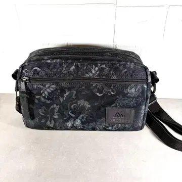 [ 새상품급 ] GREGORY 그레고리 숄더백 M 블랙 태피스트리