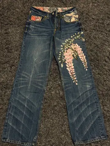 류기압삭 꽃무늬 자수 다크 블루 데님 팬츠