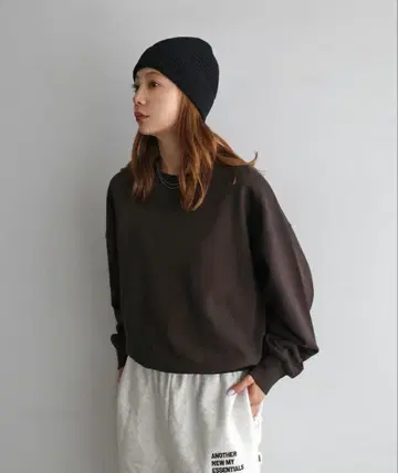 다크 브라운 맨투맨 트레이닝복