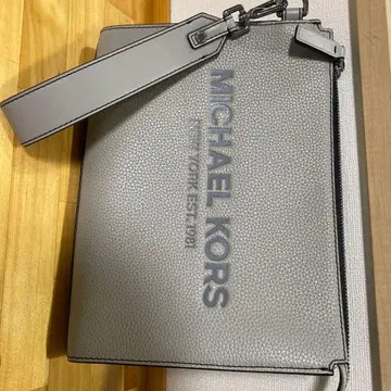 MICHAEL KORS 그레이 클러치백