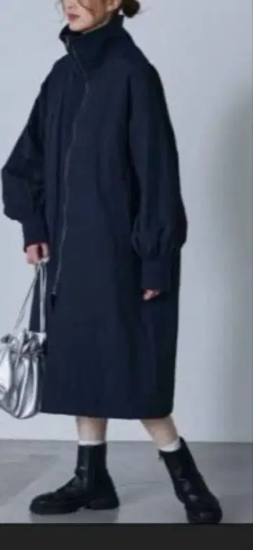 CIAOPANIC TYPY 볼륨 스탠드 카라 코트 블랙