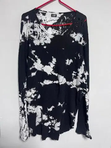 르그랑블루 데미지 티셔츠 니트