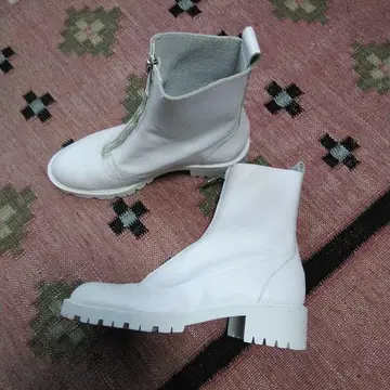 ZARA 부츠 화이트 숏부츠 워크 부츠