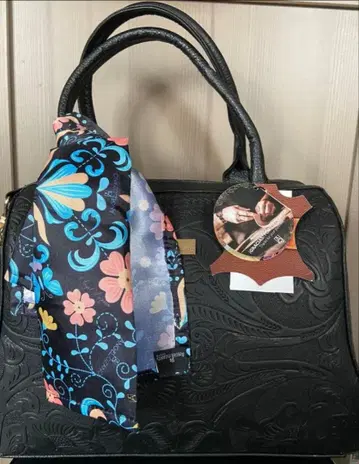 [이번 주 특별 금액] ANGELLOZANO 자수 디자인 토트백