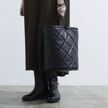 미사용 새상품 더 리라쿠스(THE RERACS) 퀼트 버킷 백