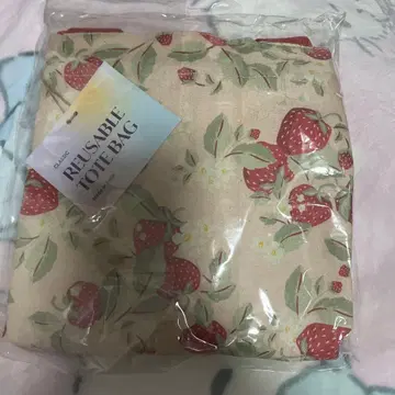 딸기 토트백