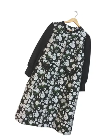 2025AW 슈퍼 뷰티 자카드 직조 절개 프론트 오픈 원피스 44