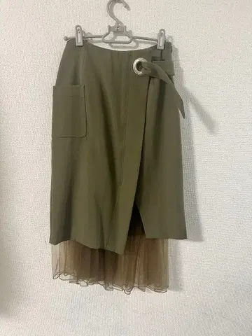 United tokyo 올리브색 랩 스타일 스커트