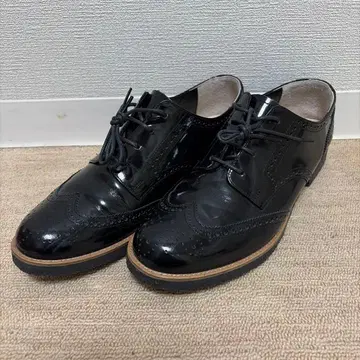 MARGARET HOWELL 윙팁 에나멜 레이스업 슈즈