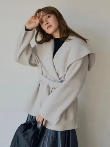 숄카라 숏 리버 코트 FRAY I.D