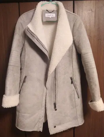 무스탕풍 그레이 숏코트