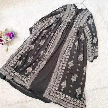 새상품급 [크라프트 스탠다드 부티크] 패널 무늬 허리 볼륨 원피스(F