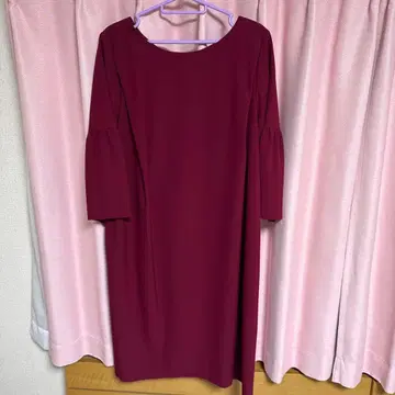 Rose Tiara 버건디 리본 포함 원피스