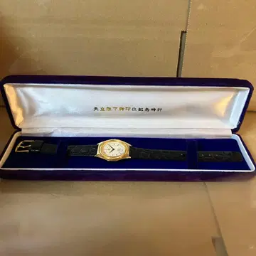 쇼와 레트로 천황 즉위 기념 시계 손목시계 금색 새상품급